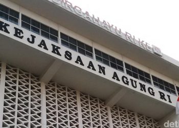 Plt Bupati Mimika Adukan Kejari Timika ke Kejaksaan Agung