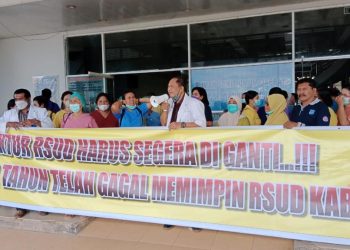 Dinilai Gagal, Direktur RSUD JP Wanane Didemo Nakes