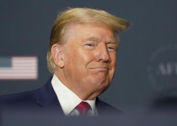 Donald Trump Didakwa, Donald Trump Dibela