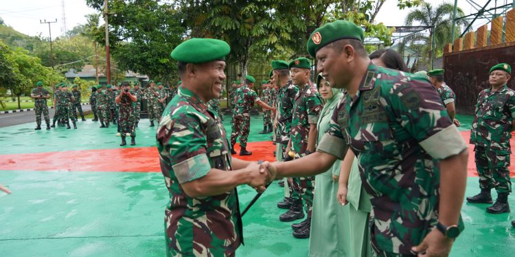 24 Prajurit Jajaran Korem 181 Naik Pangkat