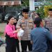 Gandeng Bhayangkari, Kapolres R4 Bagikan Takjil