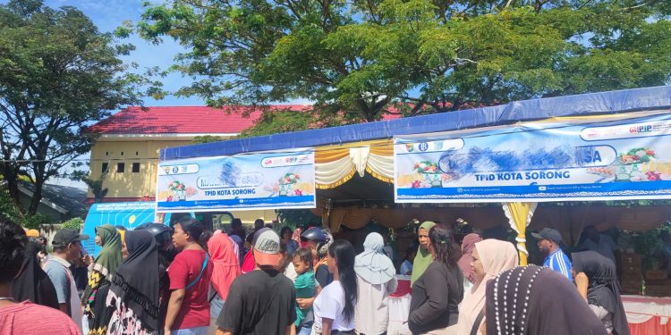 Beras 10Kg Rp100 Ribu, Warga “Serbu” Pasar Murah