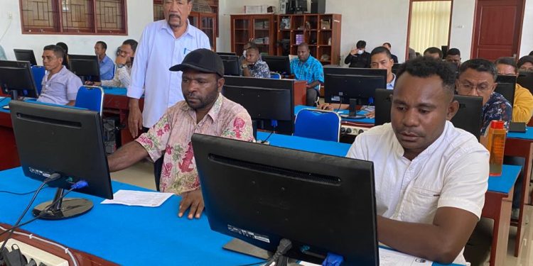 274 Calon Anggota KPUD di PBD Tes CAT