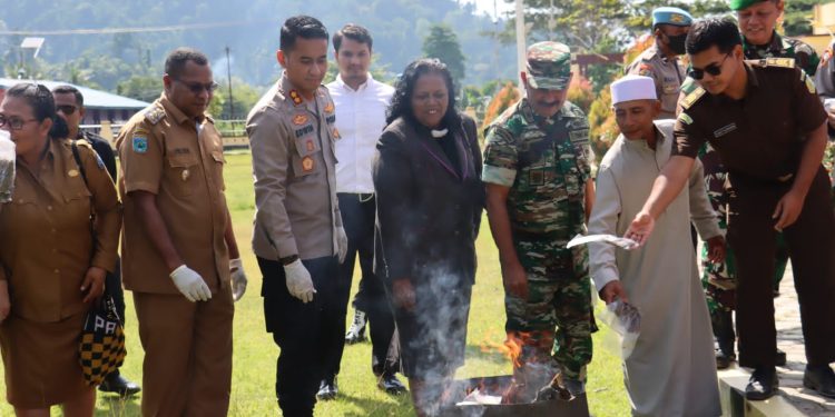 Polres Raja Ampat Musnahkan 1.154,44 gram Ganja