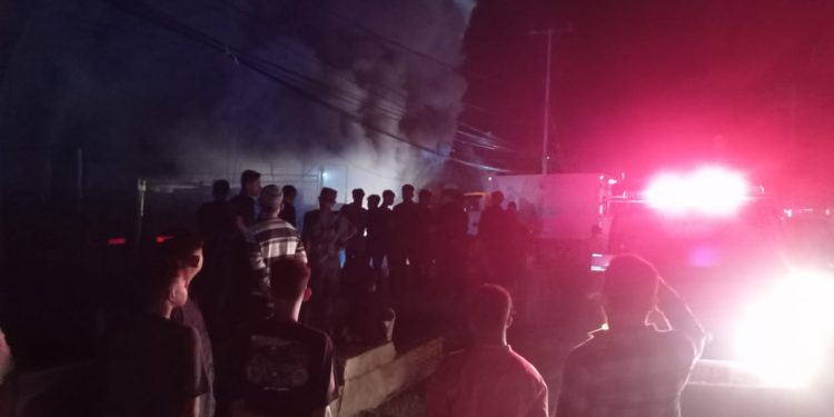 Ditinggal Mudik, Toko Gemilang Jaya Sorong Terbakar