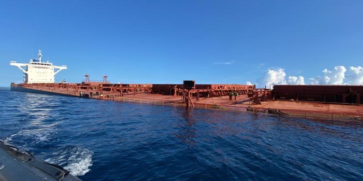 Angkut 178.087 ton Bauksit, MV Indian Partnership Kandas di Perairan Raja Ampat