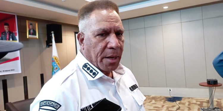 Segera Surati Mendagri untuk Berikan Sanksi Kabupaten ‘Bandel’