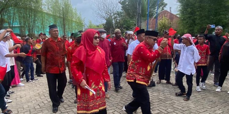 Sanusi Rahaningmas Pendaftar Pertama di KPU PBD