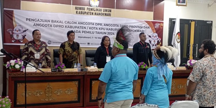 Hari Terakhir Pendaftaran, 3 Partai Datangi KPU Manokwari
