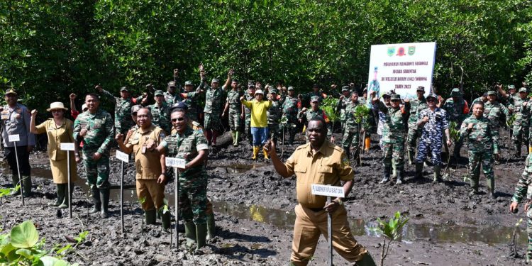 Kasrem: Tanam Mangrove Jaga Kota dari Bahaya Rob