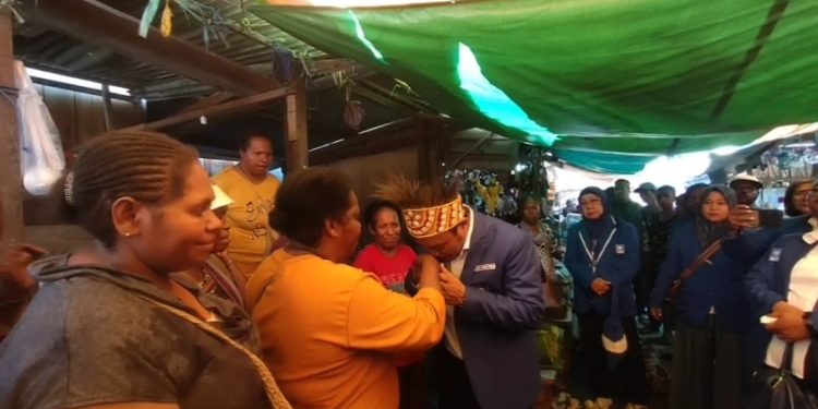 Minta Restu Pedagang Mama Papua, PAN Daftar DPR PBD