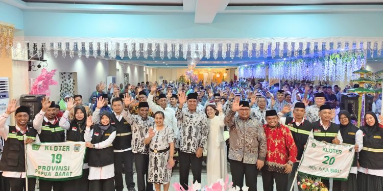 Lepas Jemaah Calon Haji di Makassar, Waterpauw Titip Doa