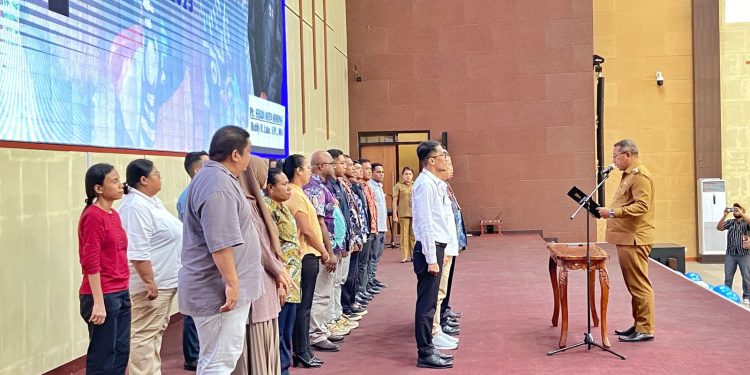 Sinergitas, Pj Wali Kota Lantik Pengurus CSR Kota Sorong