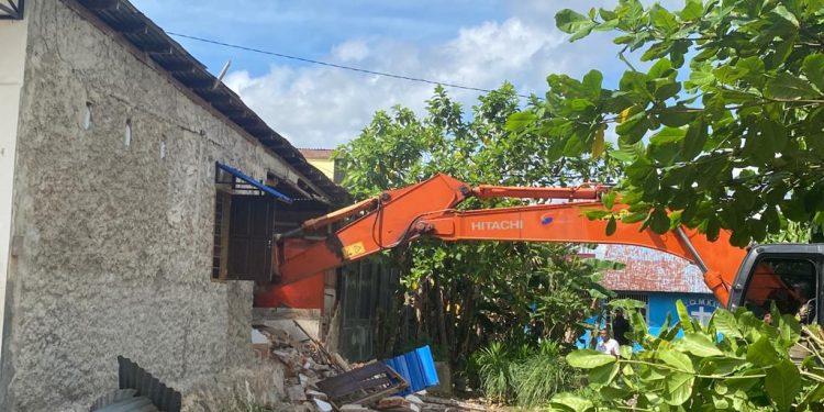 Lahan 900 Meter Persegi beserta 4 Bangunan di Km 8 Dieksekusi