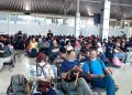 Akibat Cuaca Buruk, Penumpang Terkatung-Katung di Bandara Rendani
