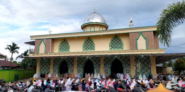 Akibat Hujan, Pelaksanaan Salat Id di Alun-Alun Aimas Dialihkan