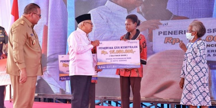 Tingkatkan Kesejahteraan Pelaku UMKM OAP, Bank Papua Salurkan KUR-CSR