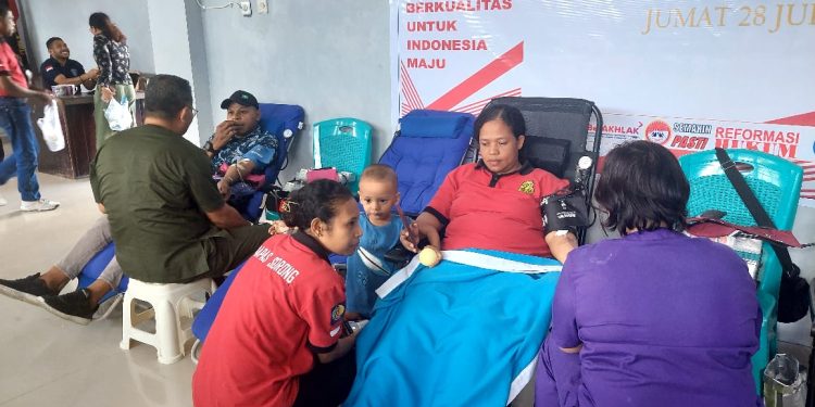 Peringati HUT Ke-78 Kemenkumham, Lapas Sorong Gelar Donor Darah