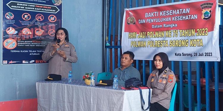 Jelang HUT Polwan ke-75, Polwan Polresta Sorong Kota Sambangi WBP Lapas Sorong