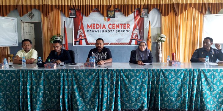 Farli Sampetoding Rego Pimpin  Bawaslu Provinsi Papua Barat Daya