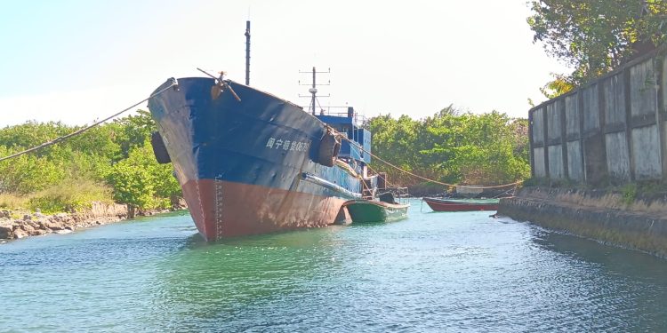 Penyelundupan Kapal Asal China, Nahkoda Tersangka Utama