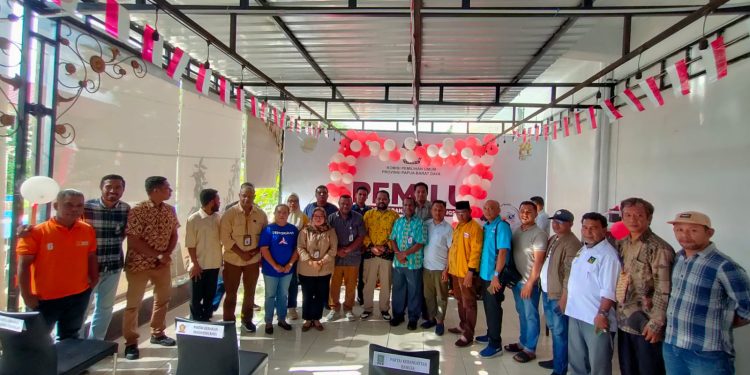 KPU Serahkan SK Hasil DCS, Bawaslu Siap Terima Aduan