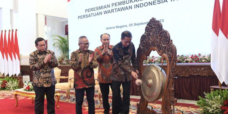 Buka Kongres Ke-25 PWI, Presiden Ajak Pers Pegang Teguh KEJ
