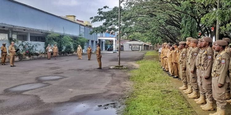 Pimpin Apel Pagi, Pj Sekda PBD : Harus Tepat Waktu!