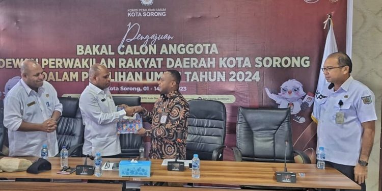 Silahturahmi, Pj Wali Kota Sorong Kunjungi KPU Kota Sorong