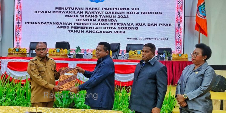 Pemkot-DPRD Kota Sorong Tandatangani Nota Kesepakatan KUA PPAS APBD 2023