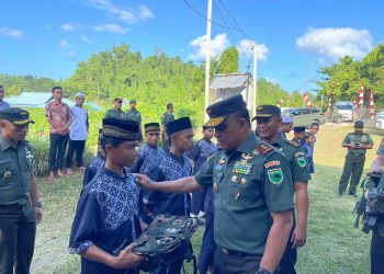 Pangdam XVIII Kasuari saat berkunjung di Raja Ampat. (Foto: Penrem 181/PVT)