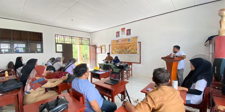 Tim GNRM Universitas Nani Bili Sasar Siswa SMA/SMK Emeyodere