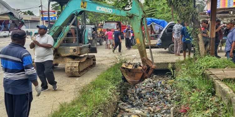 Jadikan Kota Sorong Bebas Sampah, Pj Wali : Kami Canangkan Jumat Bersih!