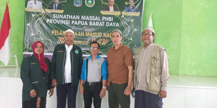 Di Masjid Al Akbar, Sunatan Massal PHBI Papua Barat Daya Diikuti 1 Orang Dewasa
