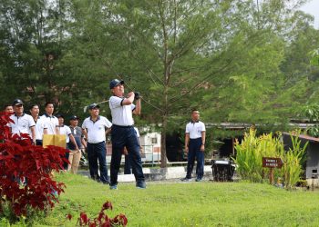 Silaturahmi Panglima Koarmada III, Pers Diajak Main Golf