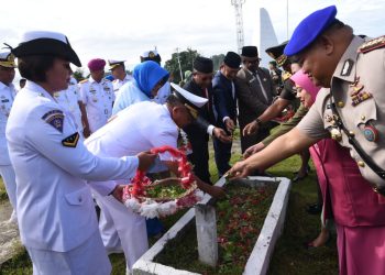 Koarmada III dan Keluarga Besar TNI Ziarah Jelang HUT Ke-78 TNI