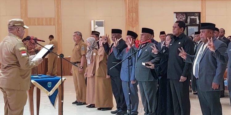 Pj Gubernur Papua Barat Lantik 15 Pejabat Eselon 2, Eselon 3 dan 4