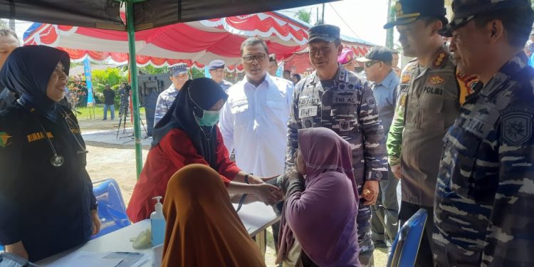 Ratusan Warga Berobat Gratis di Baksos AKABRI 1991