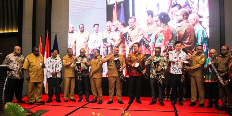 Rakor Kepala Daerah Se-Tanah Papua, Kepala LKPP: Sosialisasi PBJ Tingkatkan Porsi UMK-K
