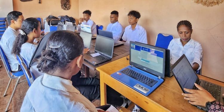 Peduli Anak Putus Sekolah, Polda PB-Sekolah PKBM Kasih Rumbai Koteka Gelar Ujian ANBK Paket A