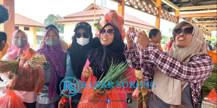 Pasar Pangan Segar Murah Diserbu Warga, 2 Ton Bawang Ludes
