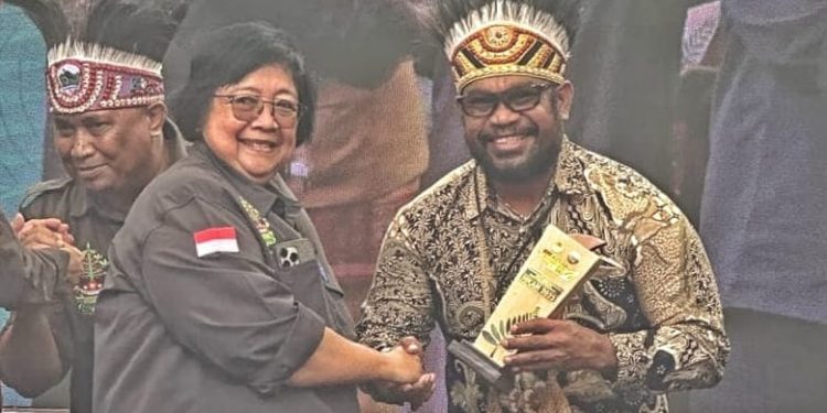 PT Pertamina RU VII Kasim Raih Anugerah Konservasi Alam HKAN 2023