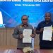 Pj Bupati Sorong Serahkan Hibah Dana Pilkada Rp 56,2 Miliar ke KPU