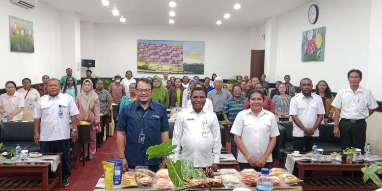 Dinas Perdagangan Kota Sorong Sosialisasi BDKT Bagi 50 Pelaku UMKM