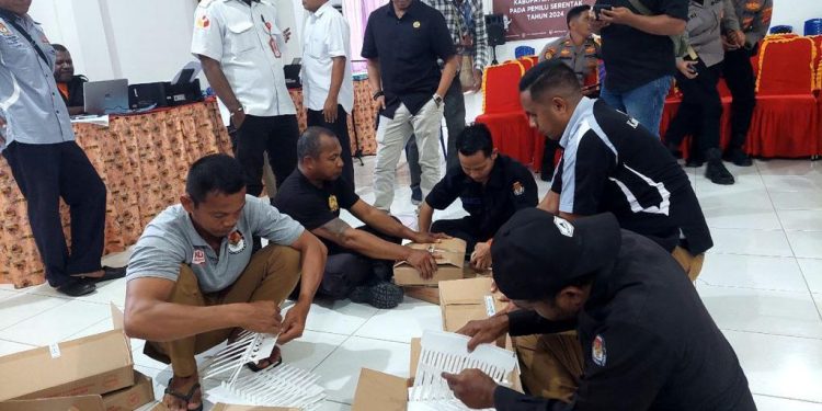 Sortir Logistik Pemilu 2024, KPU Temukan Ratusan Botol Tinta Rusak