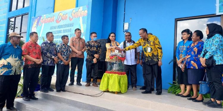 Diresmikan Plh. Bupati Sorong, Kantor Dinas PM-PTSP Serap Anggaran Rp 1,9 M