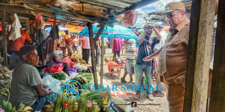 Upaya Tekan Inflasi, Pj Gubernur PBD Tinjau Pasar Remu-Boswesen