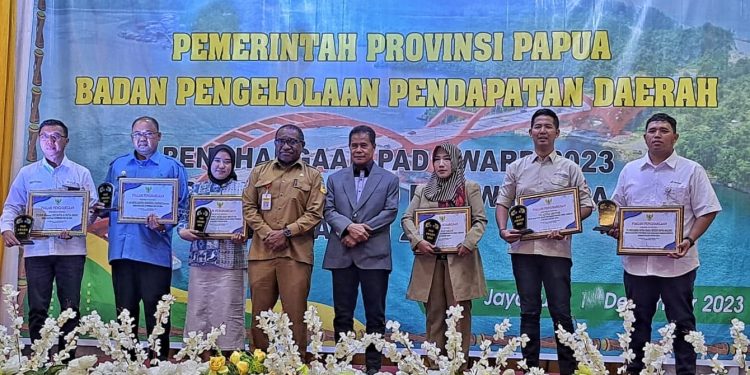 Pertamina Patra Niaga Papua Maluku Raih Penghargaan Wajib Pungut PBBKB Terbesar