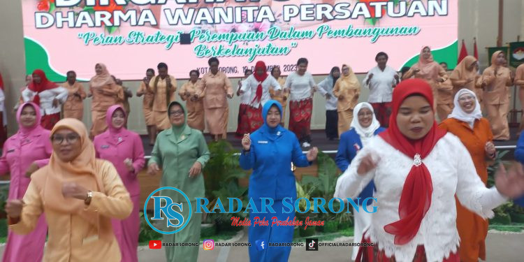 Puncak HUT Dharma Wanita ke-24 Diwarnai dengan Goyang “Tamang Pung Kisah”