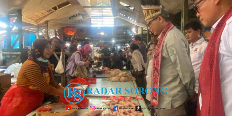 Wamentan Kunjungi Pasar Remu, Pedagang Keluhkan Harga Cabai Naik-Ayam Lokal Minim